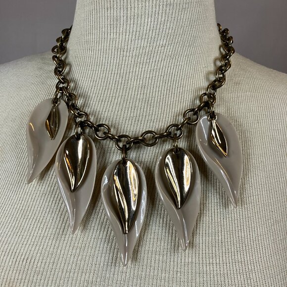 LIVE Closet Clearout - $5 Starts - Picture 7 of 16